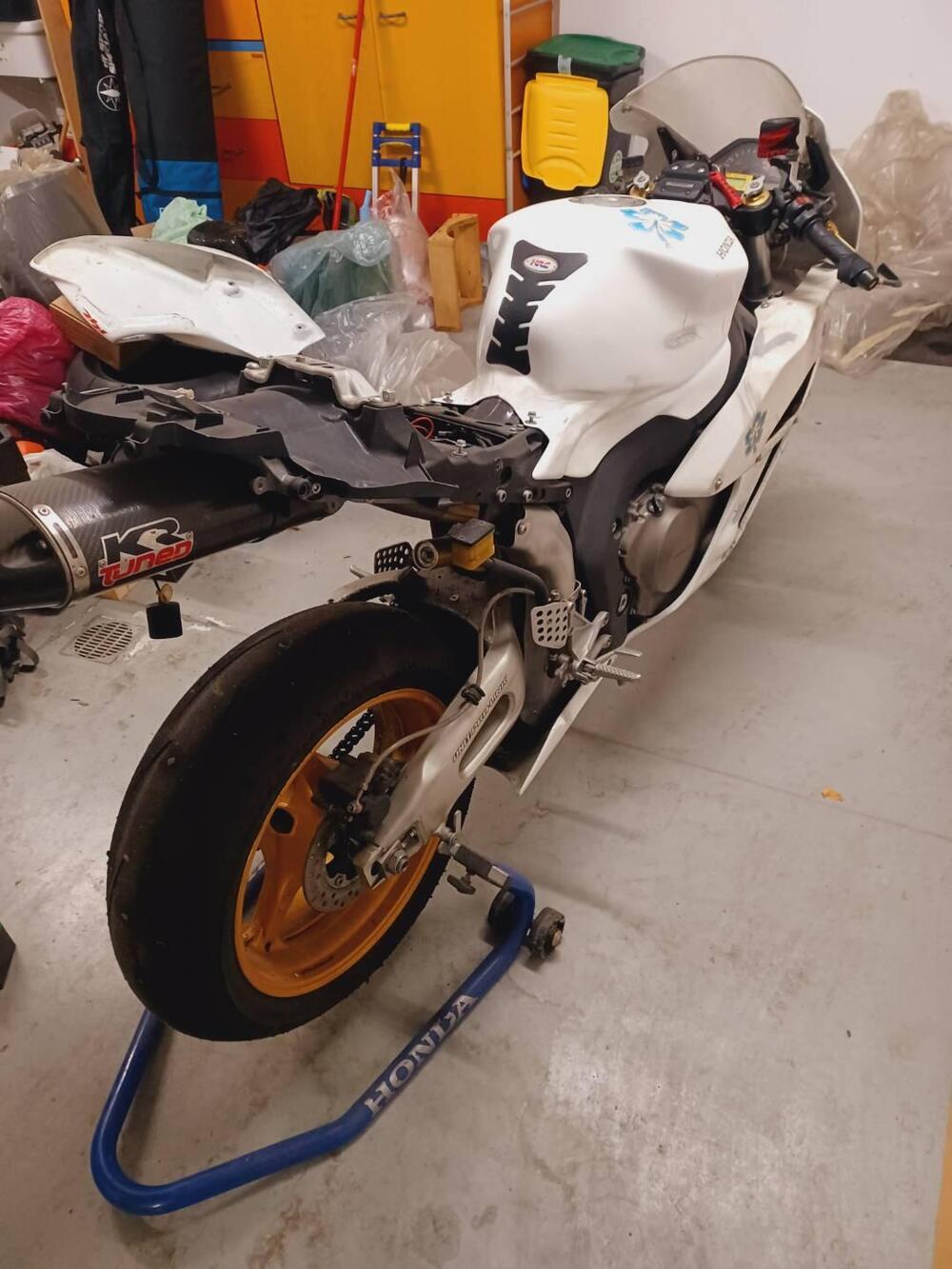 Honda CBR 1000 RR Fireblade (2004 - 05) (3)