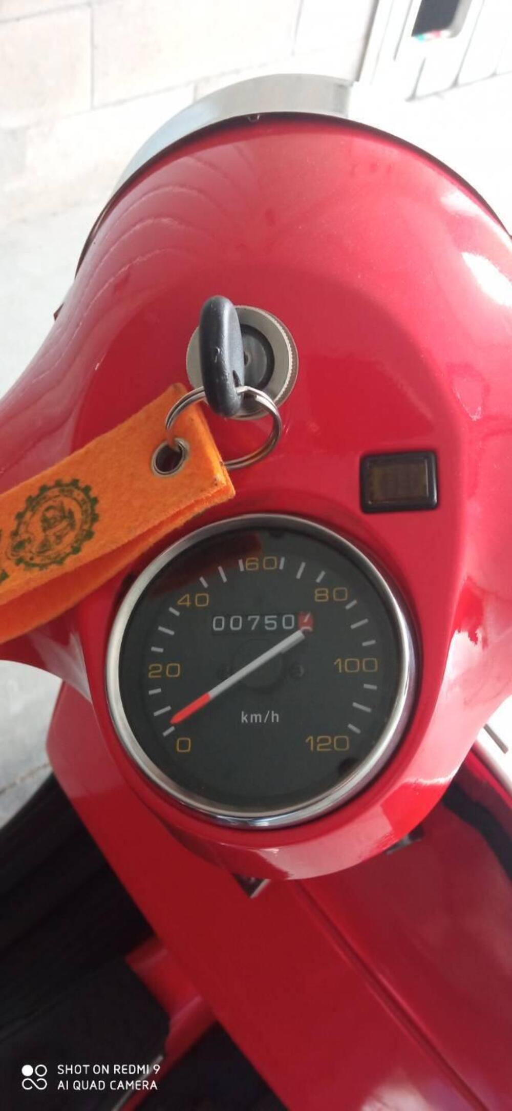 Piaggio Vespa 125 PX (2)