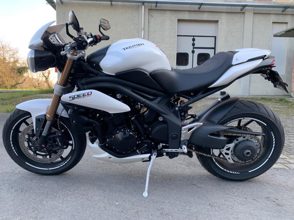 Triumph Speed Triple 1050 ABS (2011 - 15) (3)