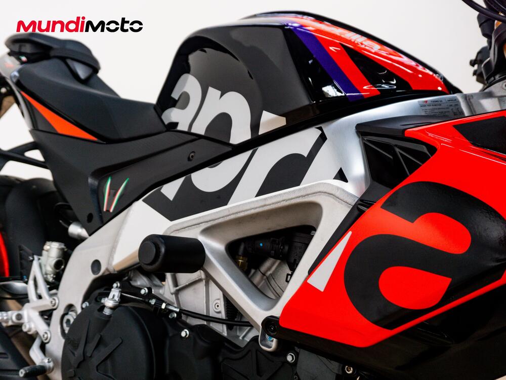 Aprilia Tuono V4 Factory (2025 - 26) (14)