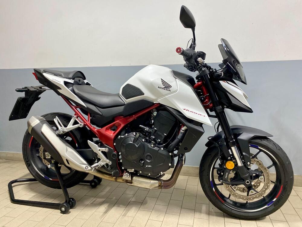 Honda CB 750 Hornet (2025) (3)