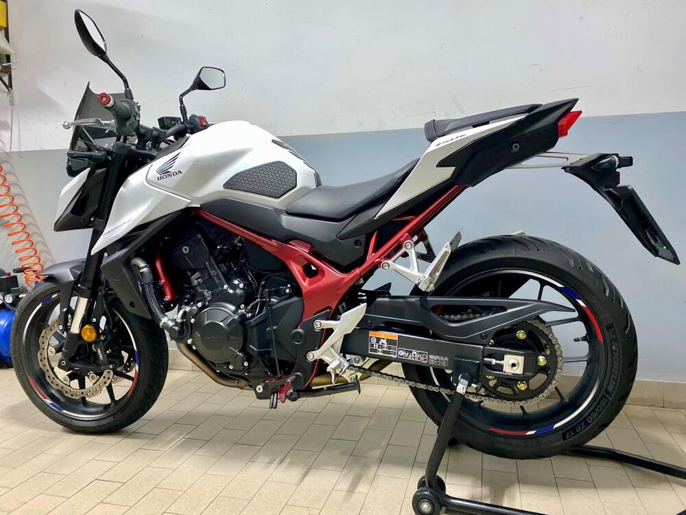 Honda CB 750 Hornet (2025) (9)