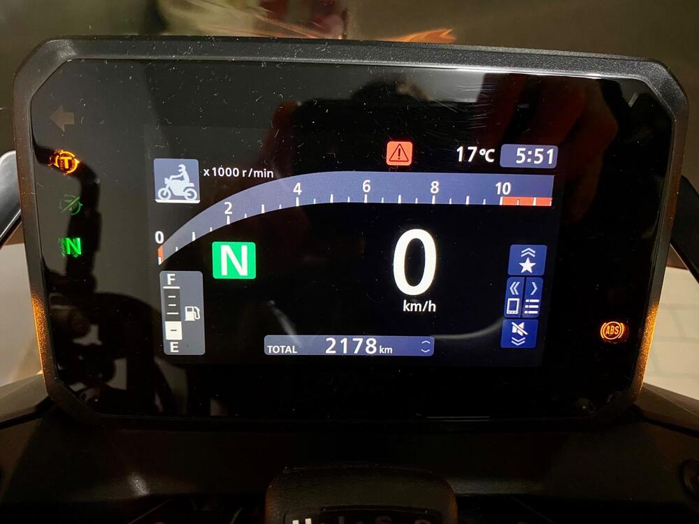 Honda CB 750 Hornet (2025) (10)