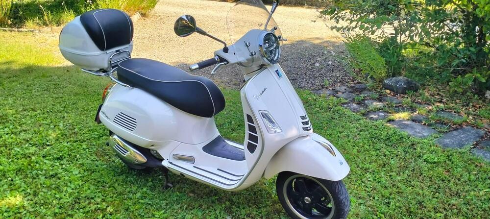 Vespa GTS 300 Super Hpe (2018 - 19) (3)