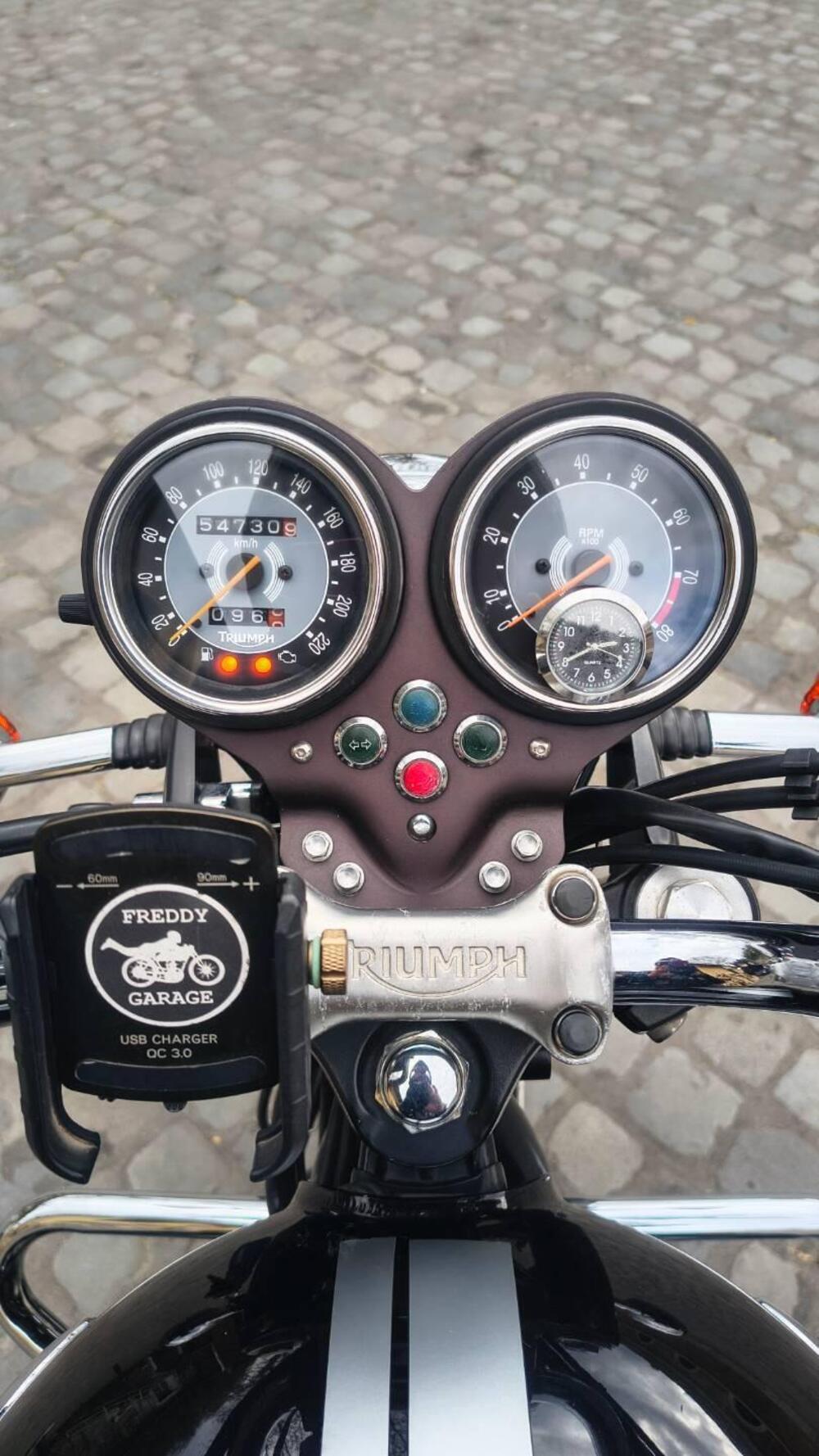 Triumph Bonneville (2007 - 16) (15)