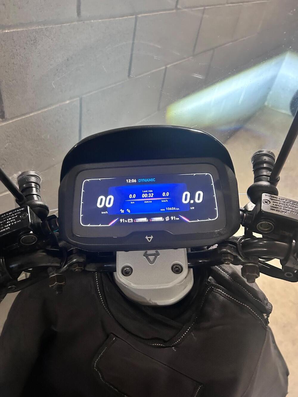 Niu NQi GTS SR (2020 - 26) (2)