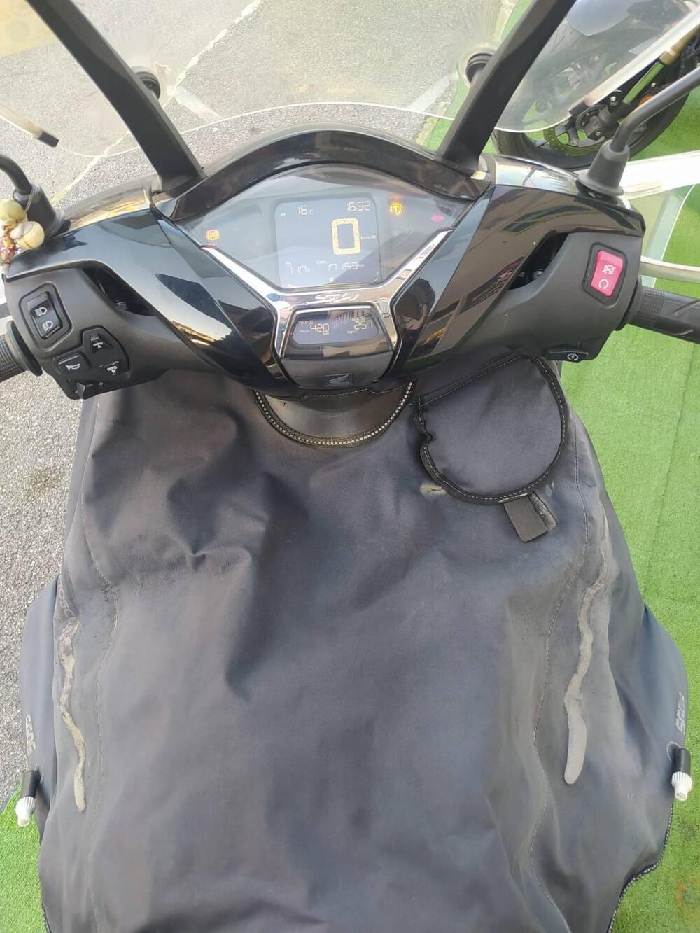 Honda SH 350 (2021 - 24) (8)