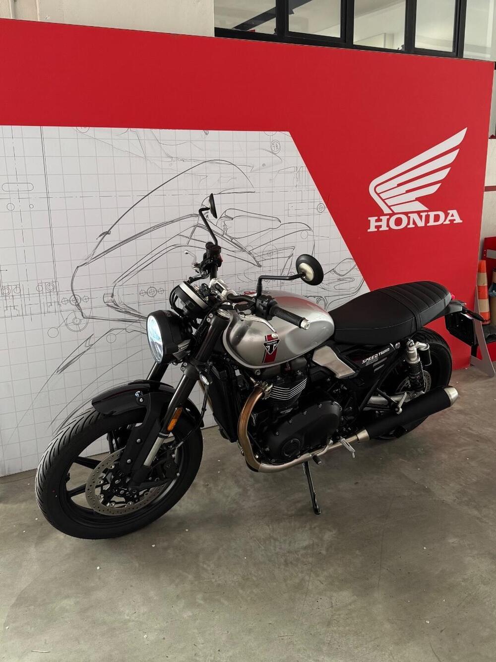 Triumph Speed Twin 900 (2025 - 26)