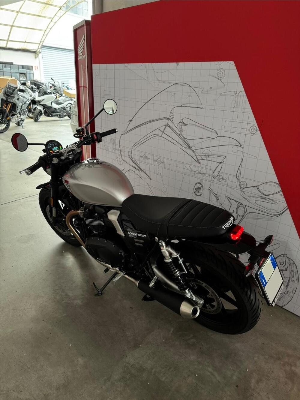 Triumph Speed Twin 900 (2025 - 26) (2)