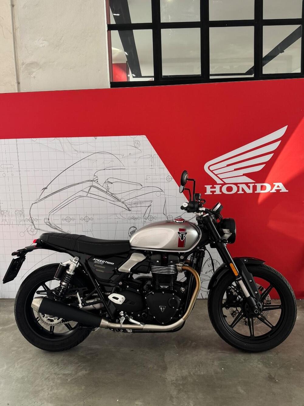 Triumph Speed Twin 900 (2025 - 26) (5)