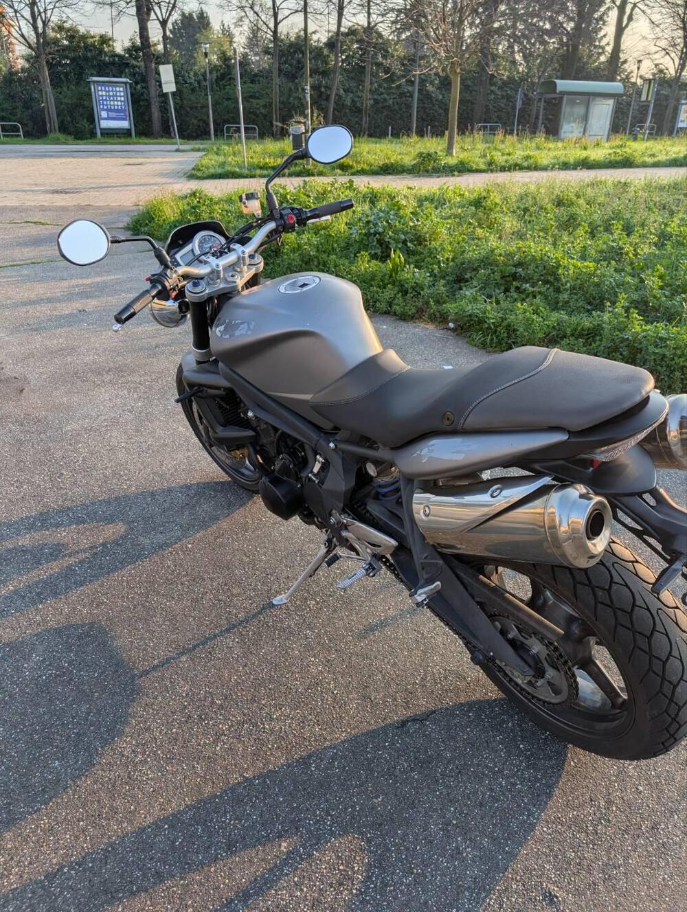 Triumph Street Triple R (2009 - 12) (3)