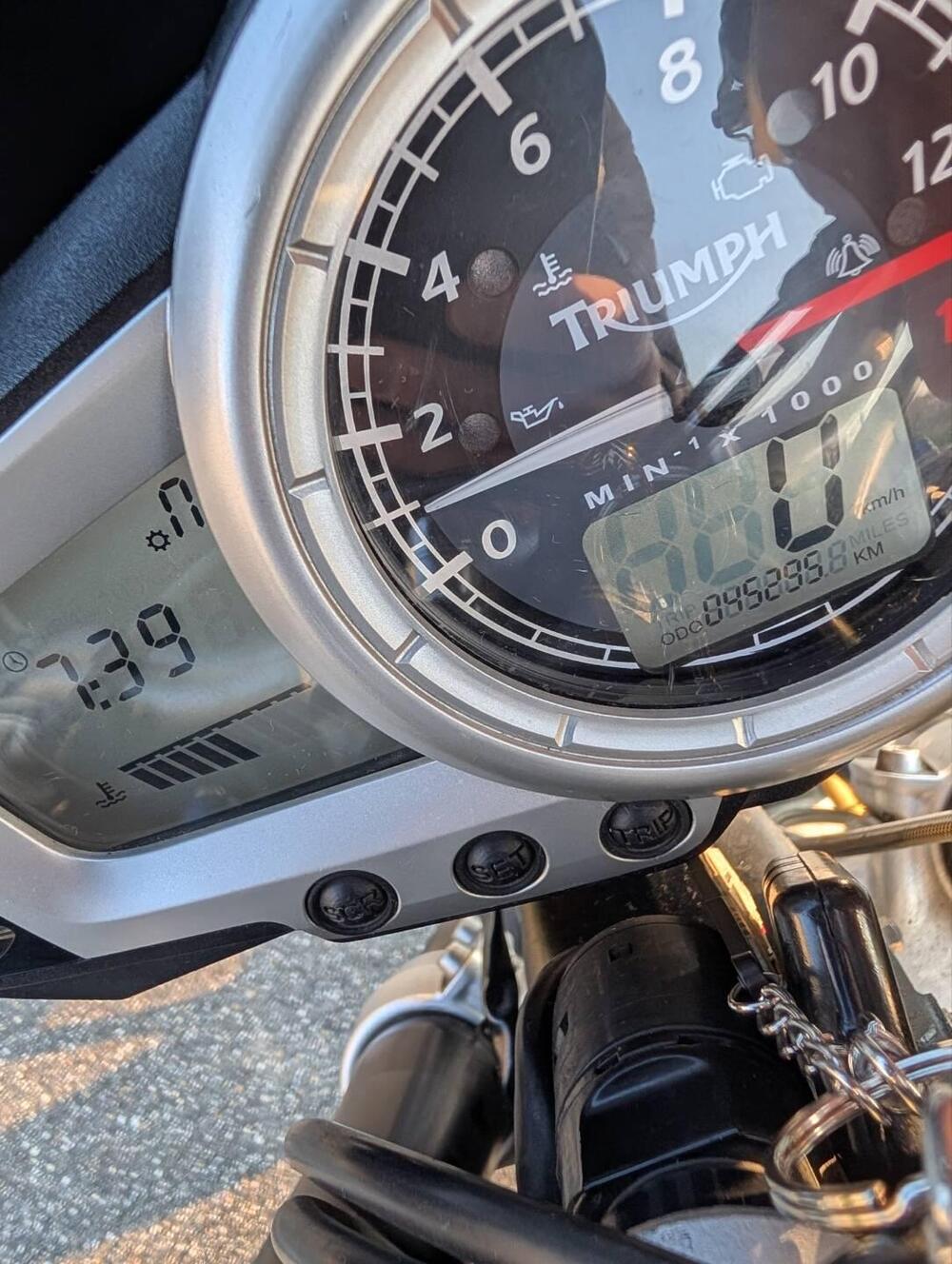 Triumph Street Triple R (2009 - 12) (5)