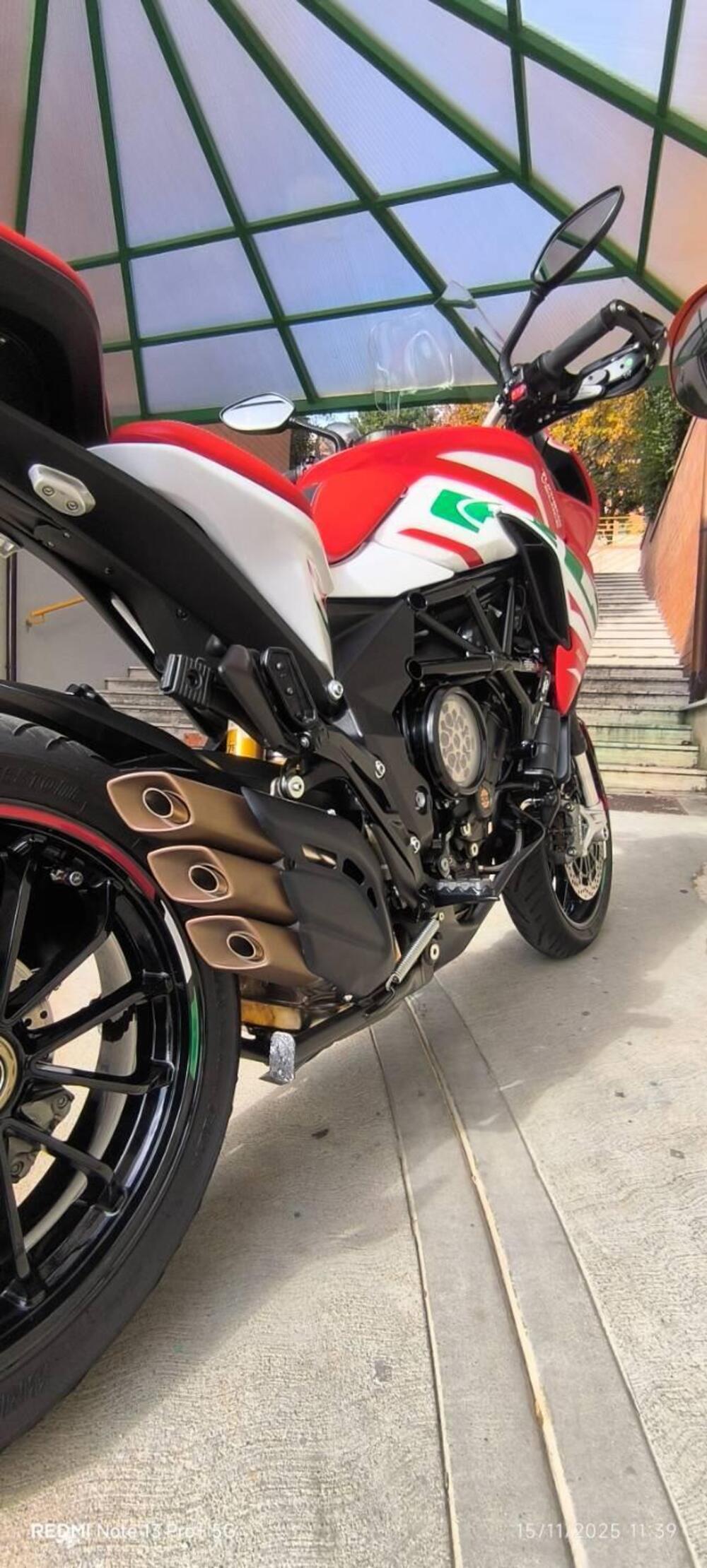 MV Agusta Turismo Veloce 800 RC SCS (2022 - 26) (7)
