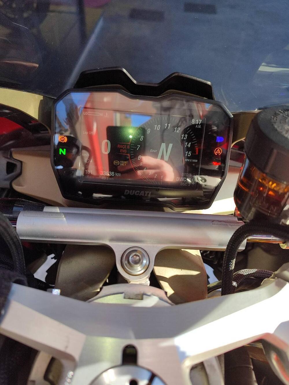 Ducati Panigale V4 S 1100 (2021) (4)