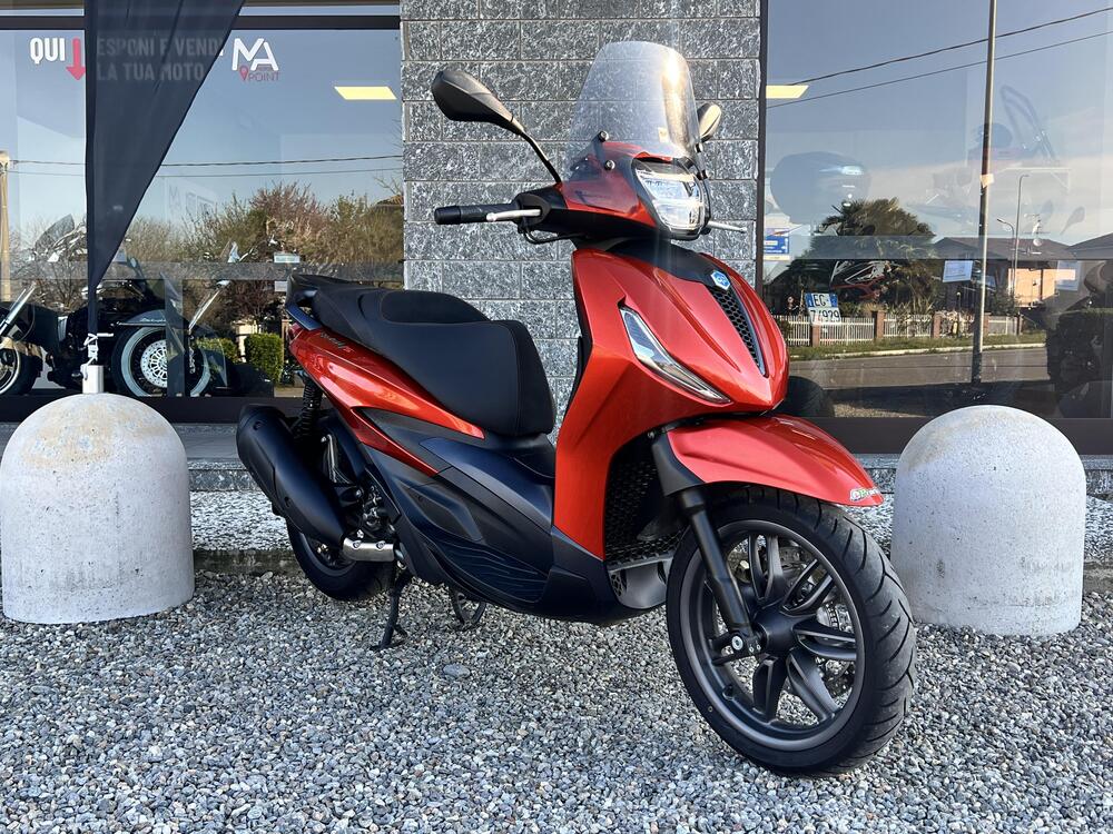 Piaggio Beverly 300 Hpe (2021) (2)