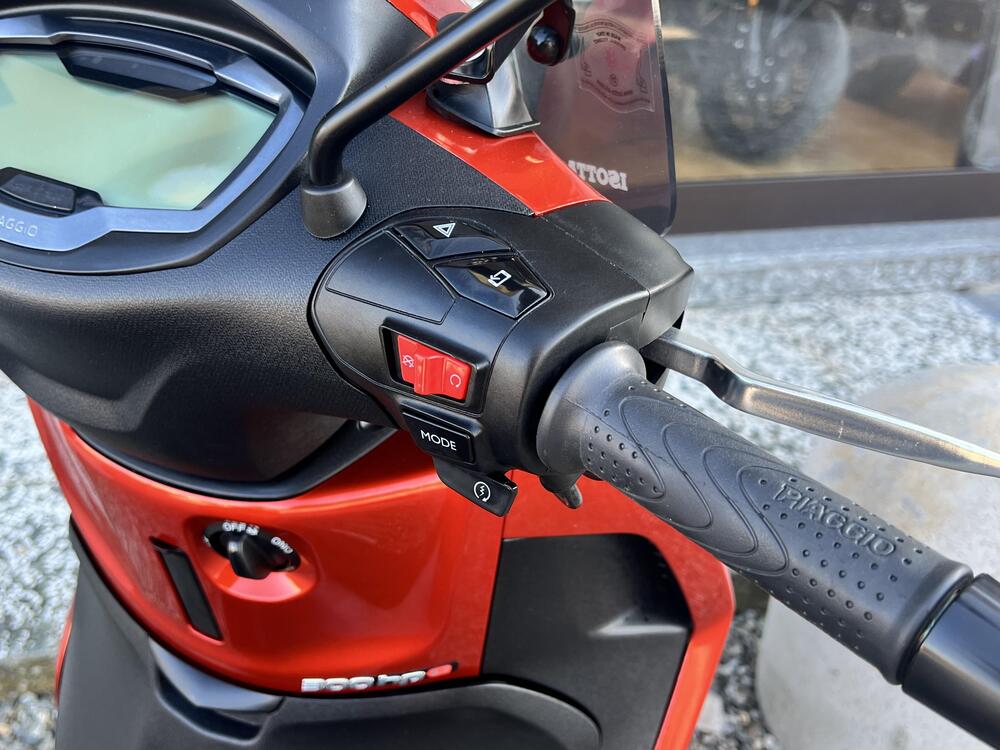 Piaggio Beverly 300 Hpe (2021) (7)