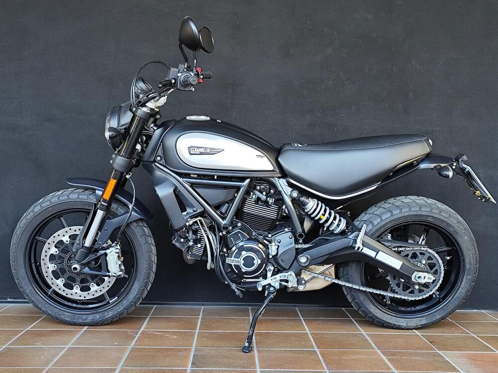 Ducati Scrambler 800 Icon Dark (2021 - 22) (2)