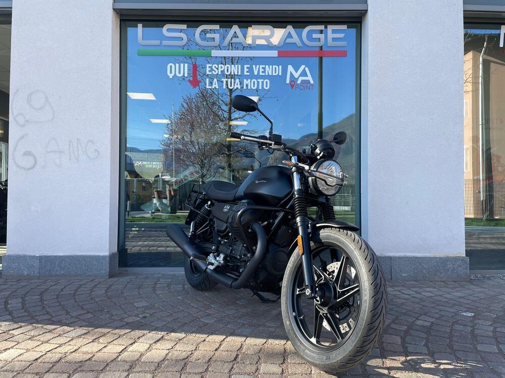 Moto Guzzi V7 Stone (2021 - 24) (3)