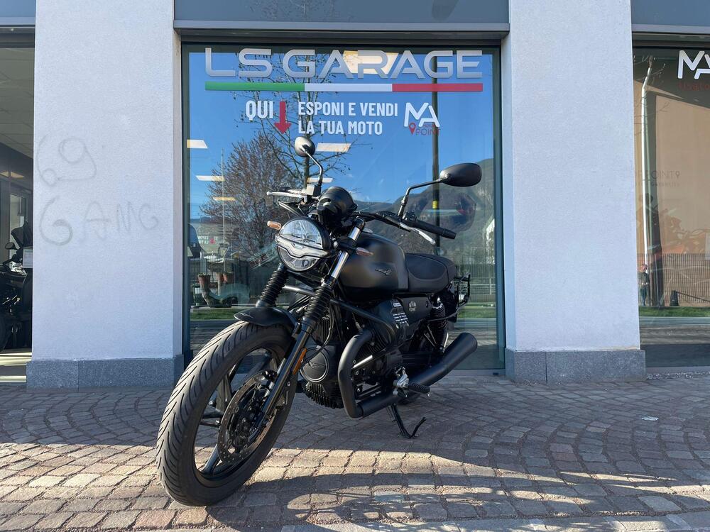 Moto Guzzi V7 Stone (2021 - 24) (4)