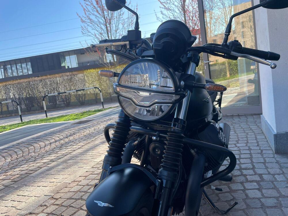 Moto Guzzi V7 Stone (2021 - 24) (8)