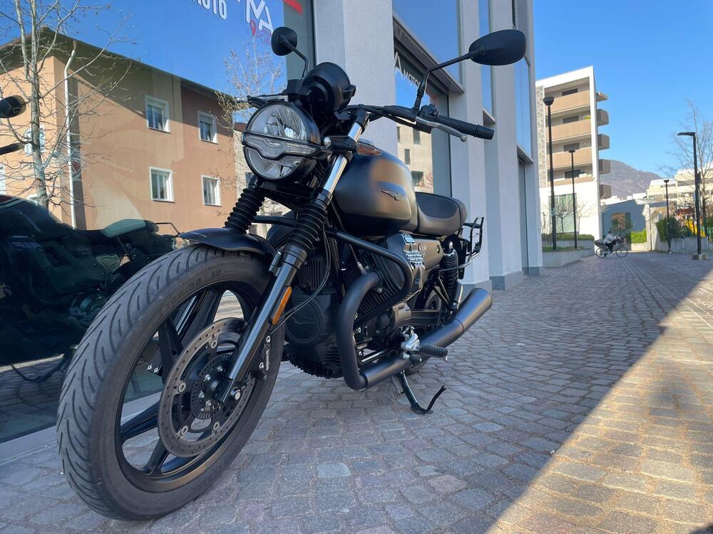 Moto Guzzi V7 Stone (2021 - 24) (11)