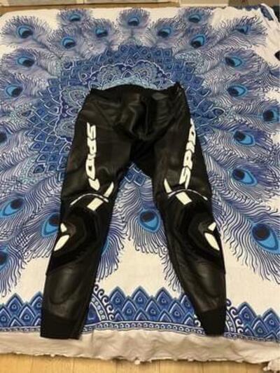 Pantaloni tuta spidi