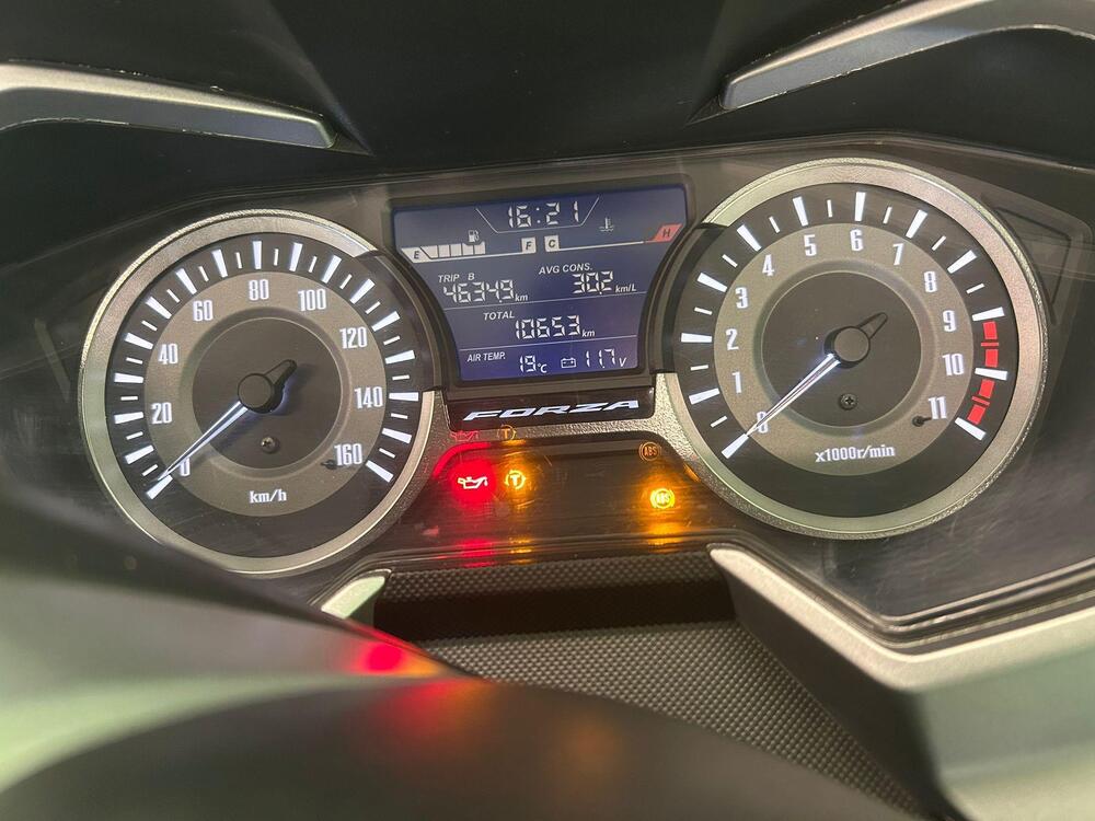 Honda Forza 300 Deluxe ABS (2018 - 20) (4)