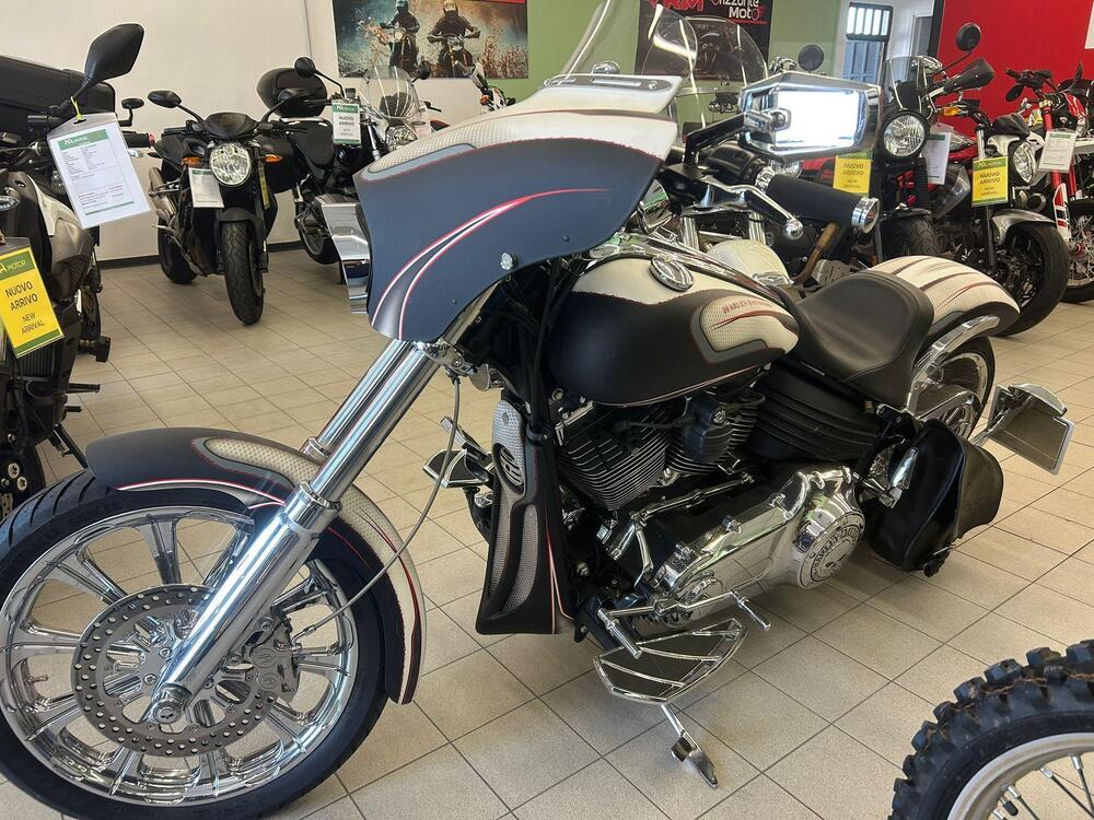 Harley-Davidson 1584 Rocker C (2009 - 11) - FXCWC (2)