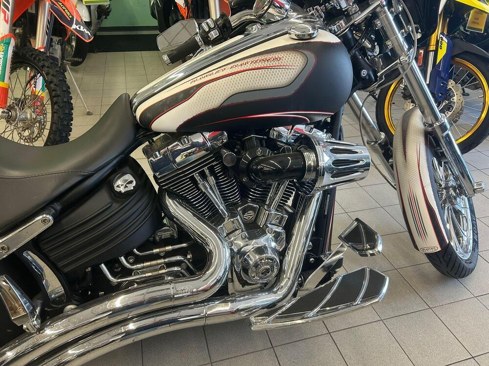 Harley-Davidson 1584 Rocker C (2009 - 11) - FXCWC (6)