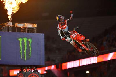 AMA Supercross 2026: Birminghan nel segno di Lawrence che ora allunga in campionato. Deegan regola i ragazzi della 250 [VIDEO]