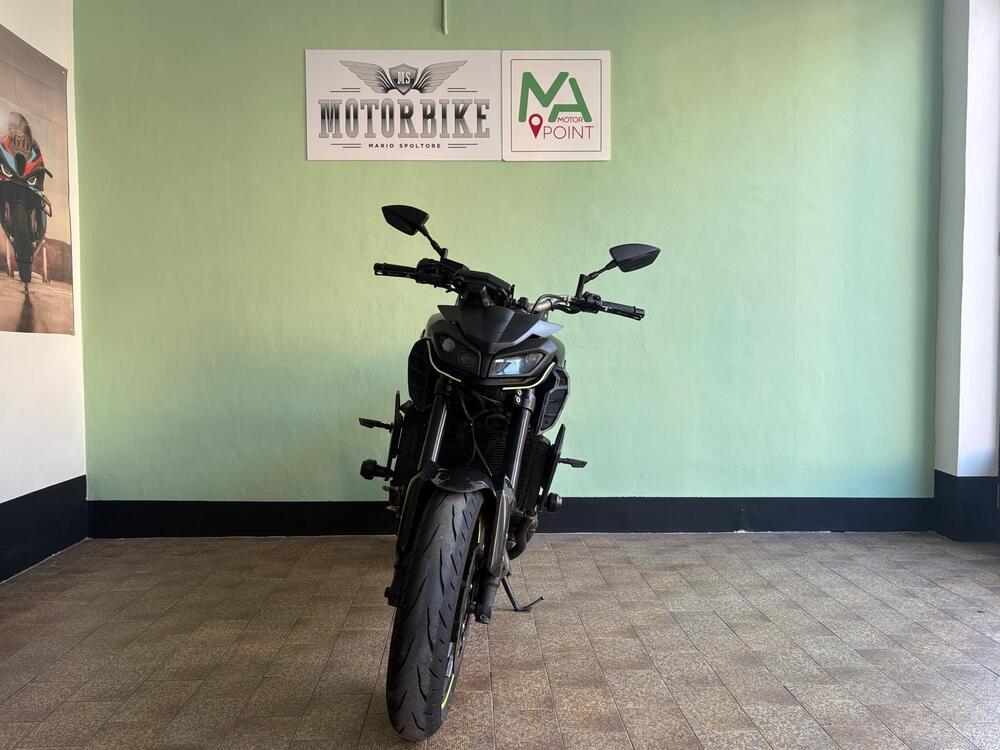 Yamaha MT-09 (2017 - 20) (2)