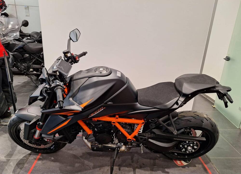 KTM 1390 Super Duke R (2024 - 26) (2)