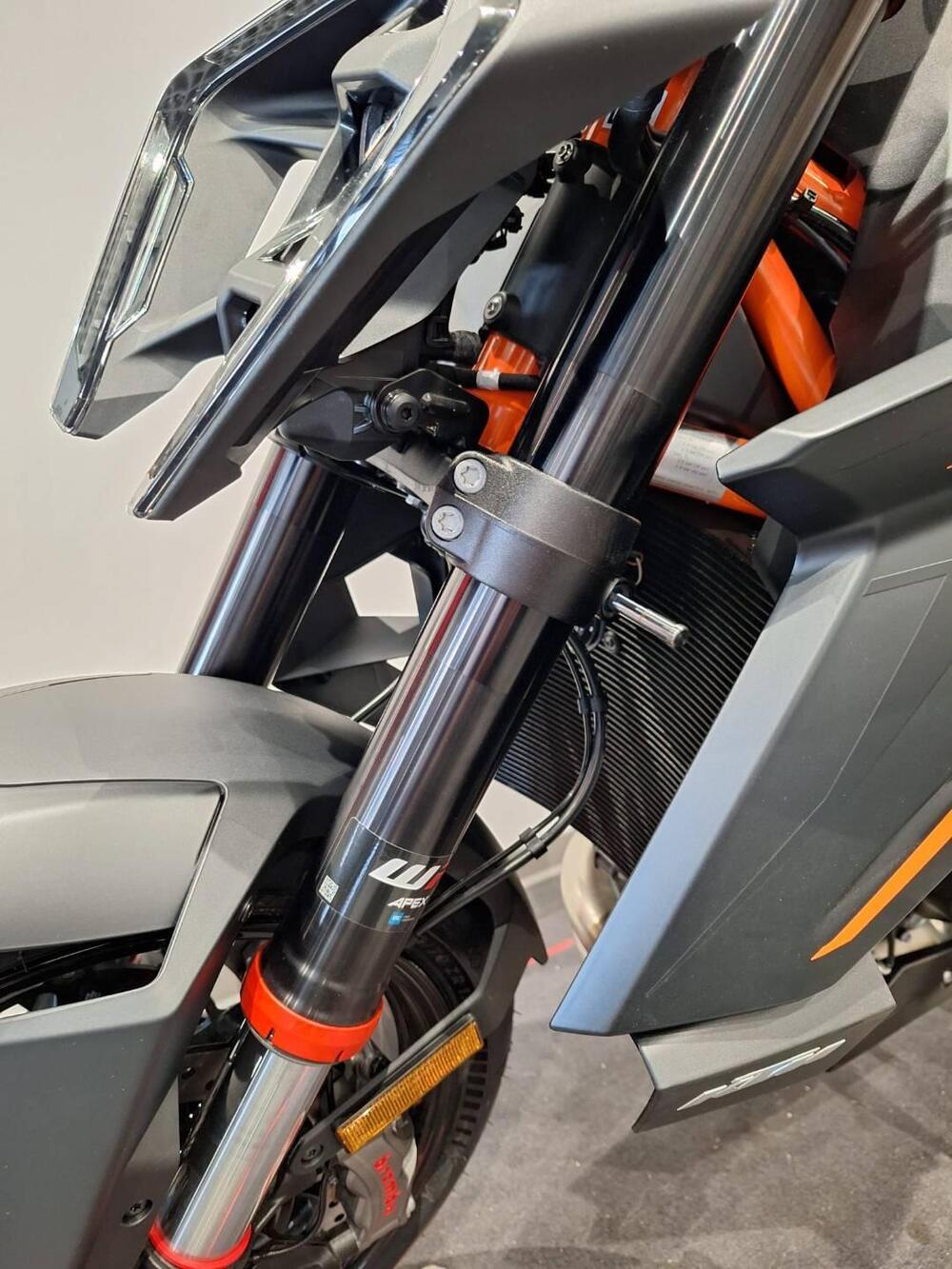 KTM 1390 Super Duke R (2024 - 26) (13)