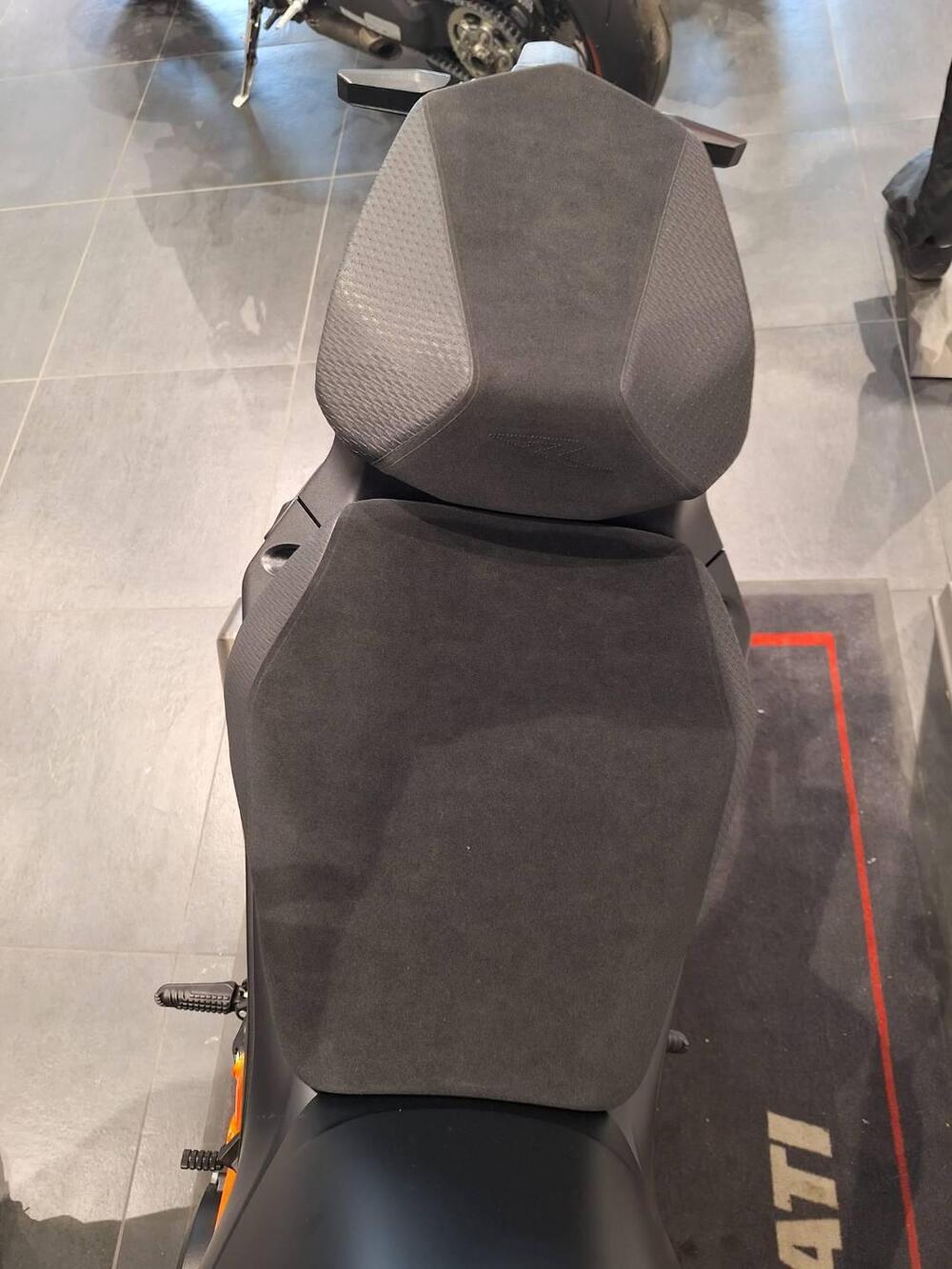 KTM 1390 Super Duke R (2024 - 26) (14)