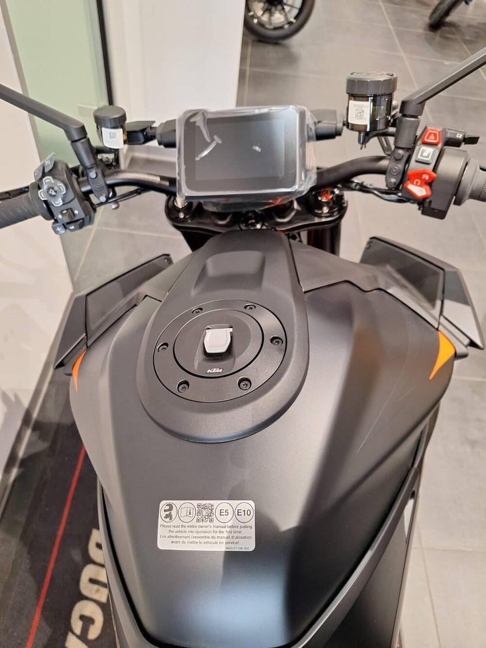 KTM 1390 Super Duke R (2024 - 26) (15)