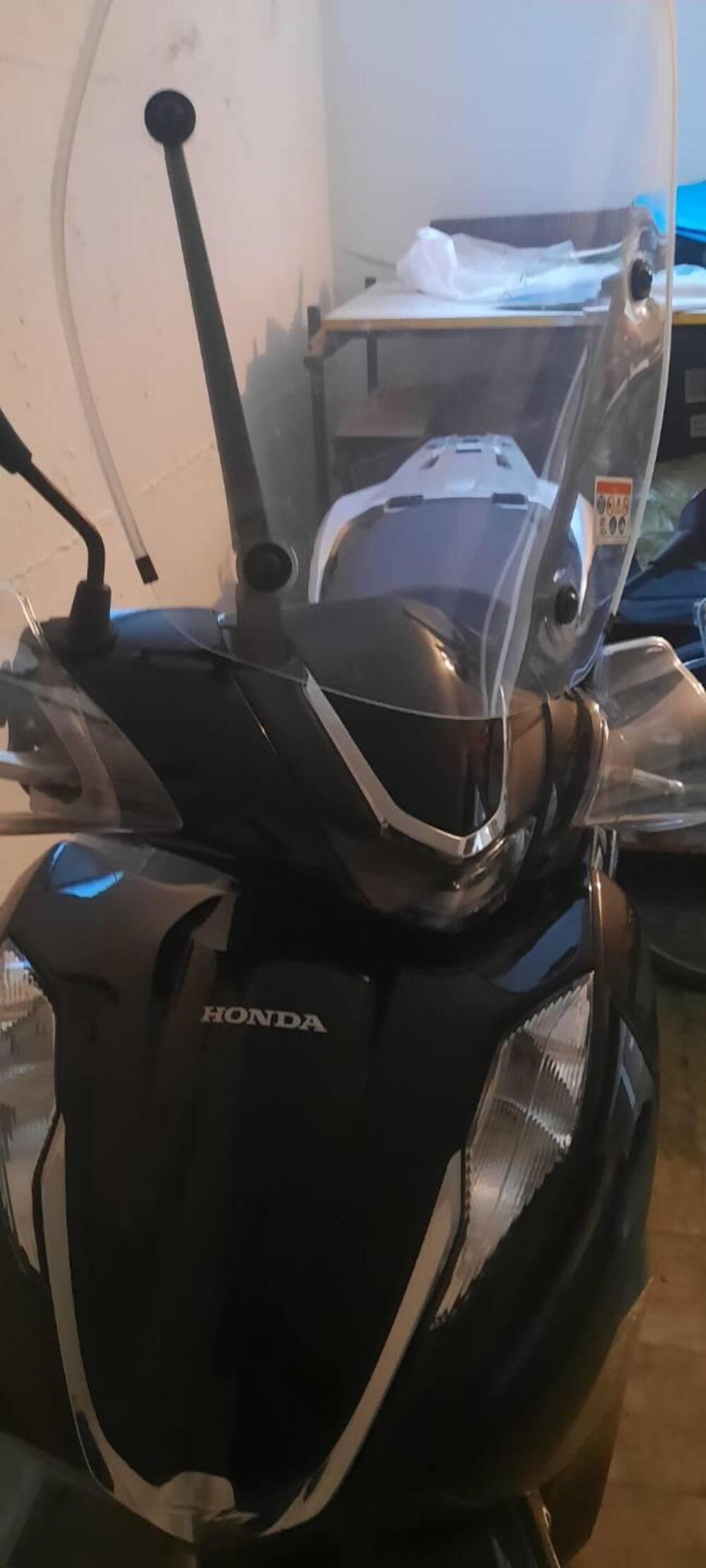 Honda SH 350 (2021 - 24) (2)