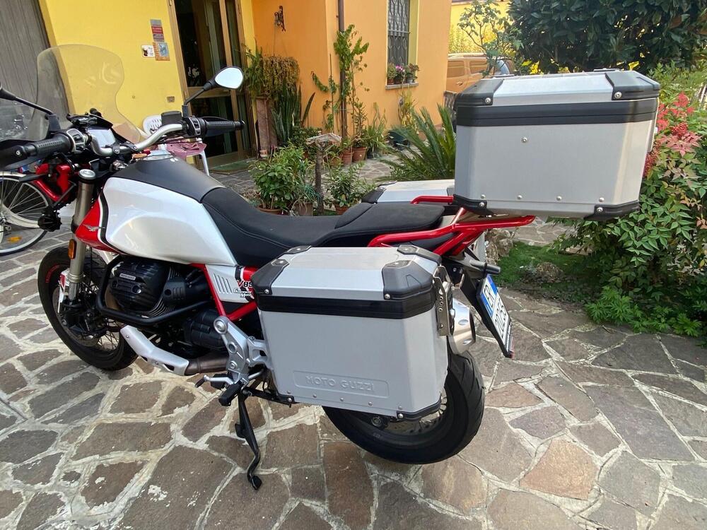 Moto Guzzi V85 TT (2021 - 23) (3)