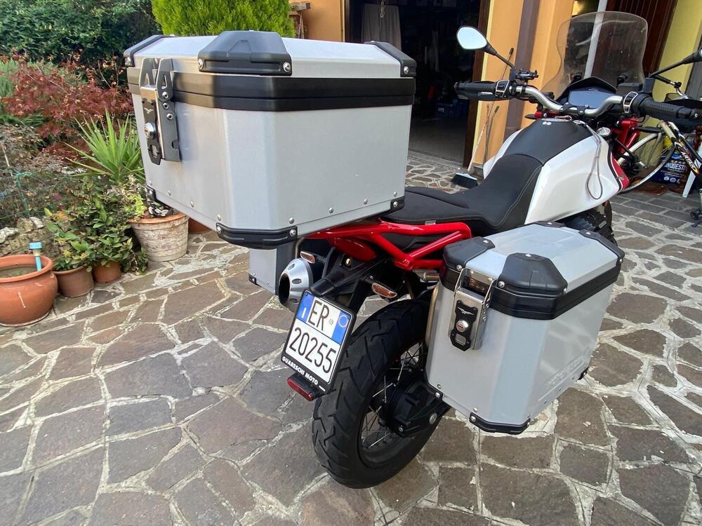 Moto Guzzi V85 TT (2021 - 23) (4)