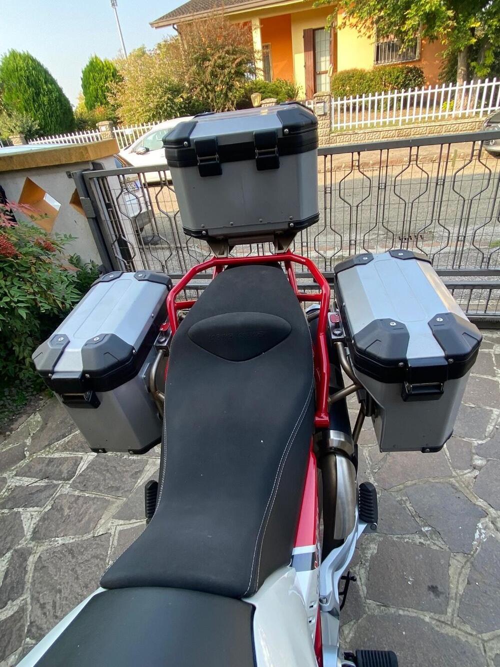 Moto Guzzi V85 TT (2021 - 23) (6)