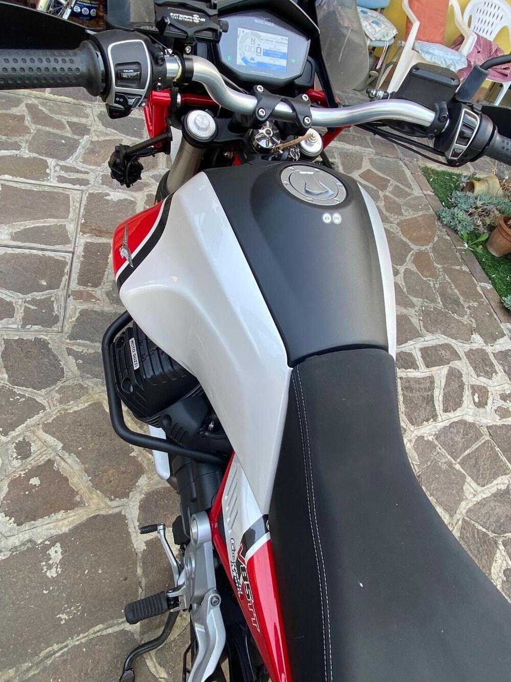 Moto Guzzi V85 TT (2021 - 23) (7)