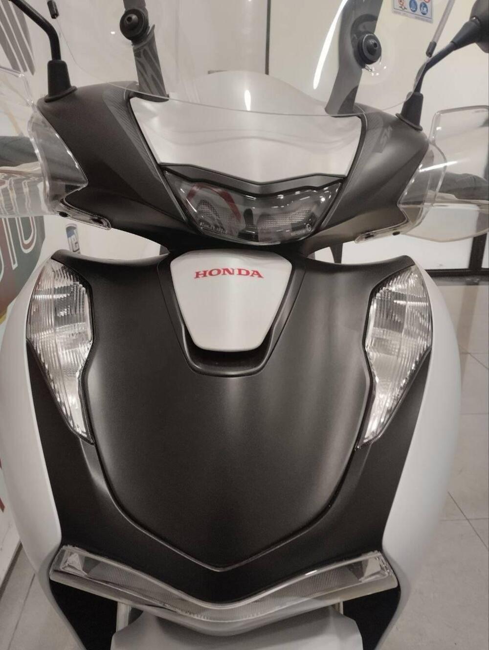 Honda SH 150i Sport (2024 - 25) (4)