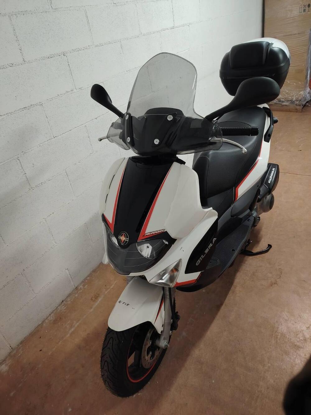 Gilera Runner 125 ST (2007 - 16) (2)