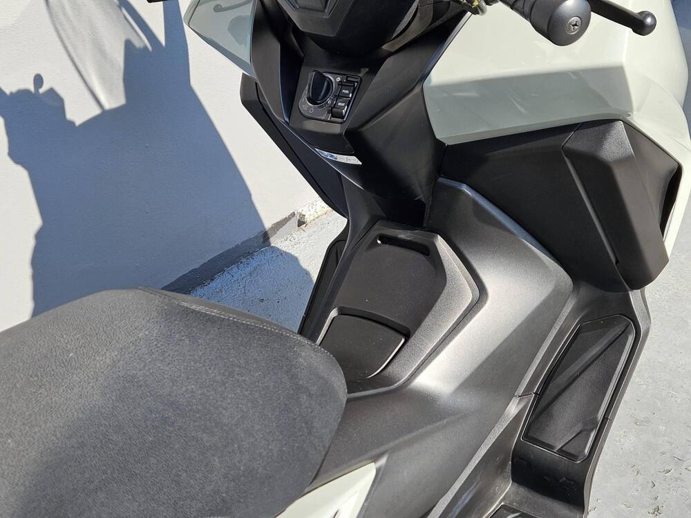 Honda Forza 350 (2022 - 24) (10)