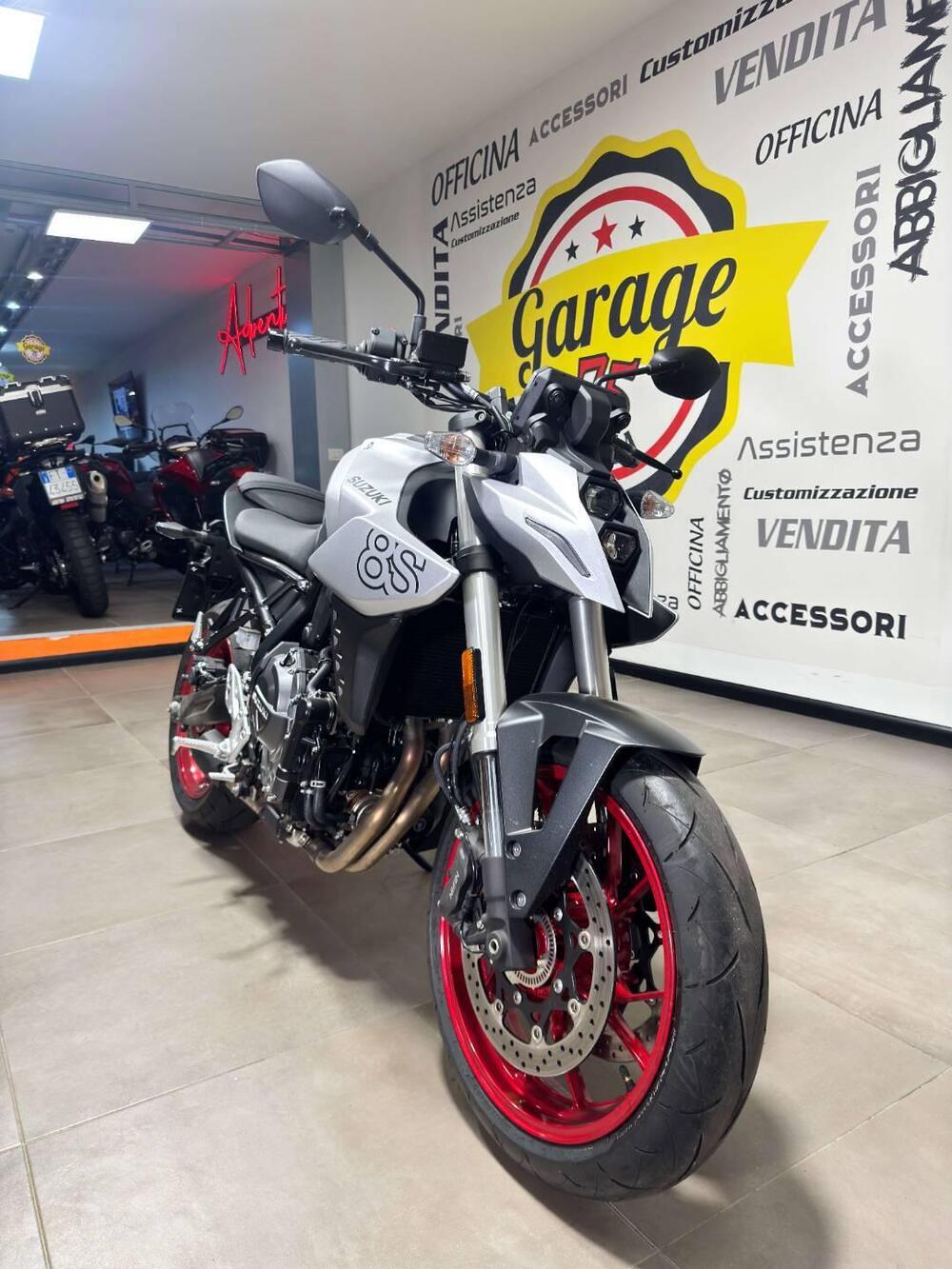 Suzuki GSX-8S (2025 - 26) (2)