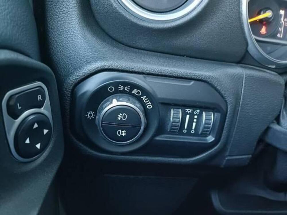 Jeep Wrangler usata a Catania (7)