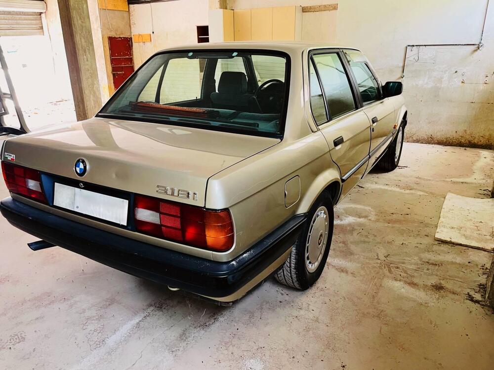 BMW 318i d'epoca a Perugia (8)