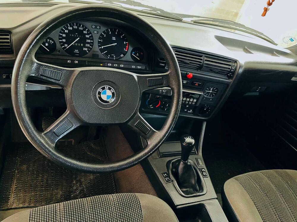 BMW 318i d'epoca a Perugia (9)