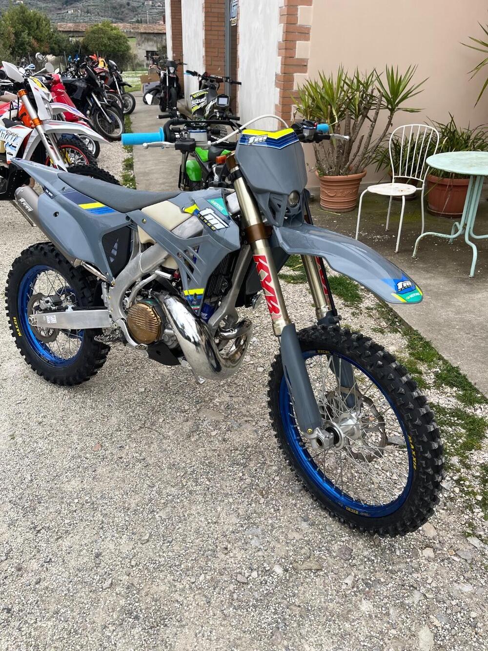 Tm Moto EN 300 Fi ES 2T TM Corse (2026) (3)
