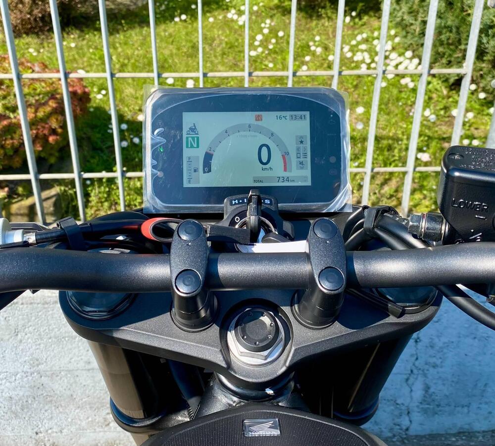 Honda CB 750 Hornet (2025) (3)