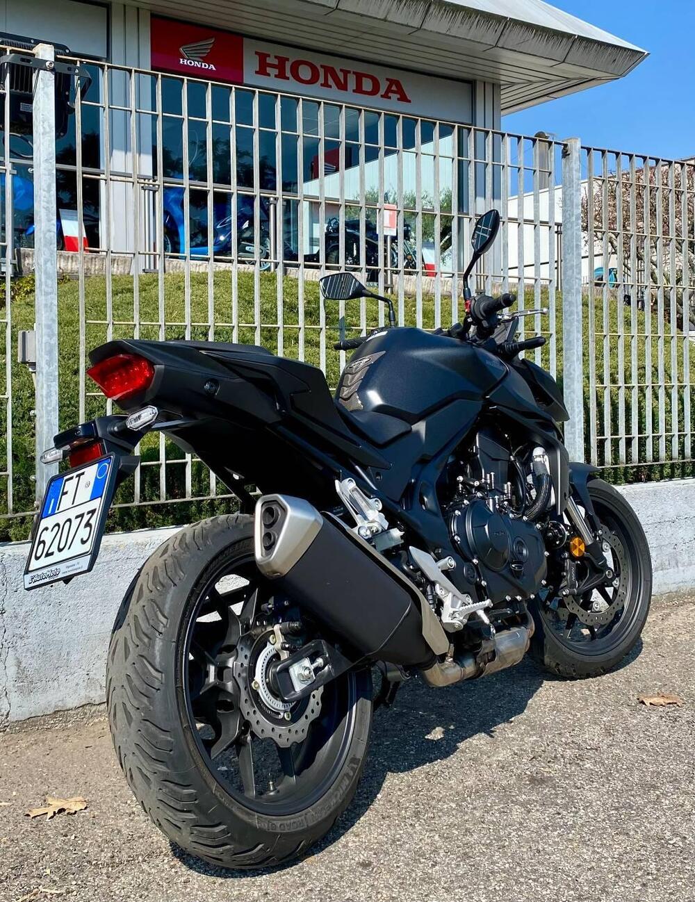 Honda CB 750 Hornet (2025) (4)